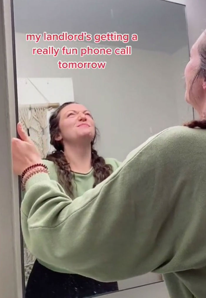 Woman Discovers A Hole Behind Her Bathroom Mirror - Decides To Go In And Finds An Entire Apartment Woman Discovers A Hole Behind Her Bathroom Mirror - Decides To Go In And Finds An Entire Apartment