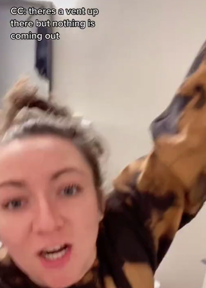 Woman Discovers A Hole Behind Her Bathroom Mirror - Decides To Go In And Finds An Entire Apartment Woman Discovers A Hole Behind Her Bathroom Mirror - Decides To Go In And Finds An Entire Apartment