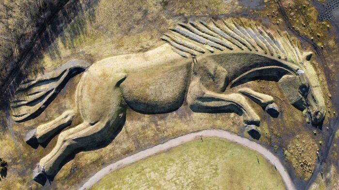 Sculptural Earthwork: Parc Penallta, South Wales