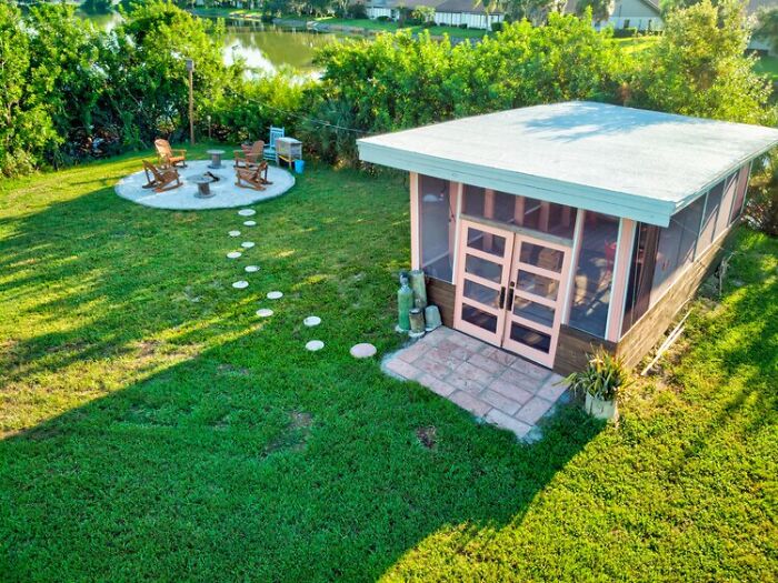 Man Lives On His Own Private Island In Florida And Here's How His Life Looks