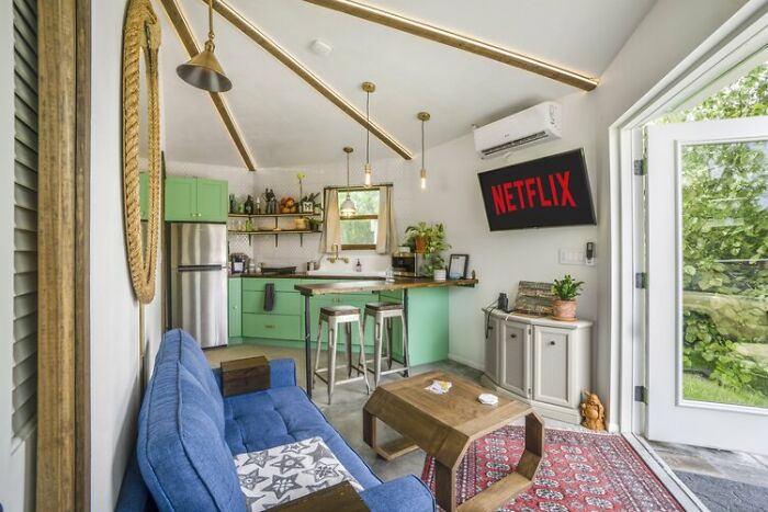 Man Lives On His Own Private Island In Florida And Here's How His Life Looks