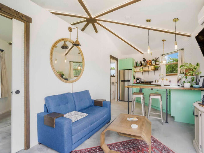 Man Lives On His Own Private Island In Florida And Here's How His Life Looks