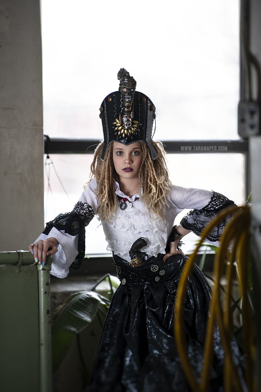 I Found An Old Warehouse In Cincinnati To Create Steampunk Pics (19 Pics)