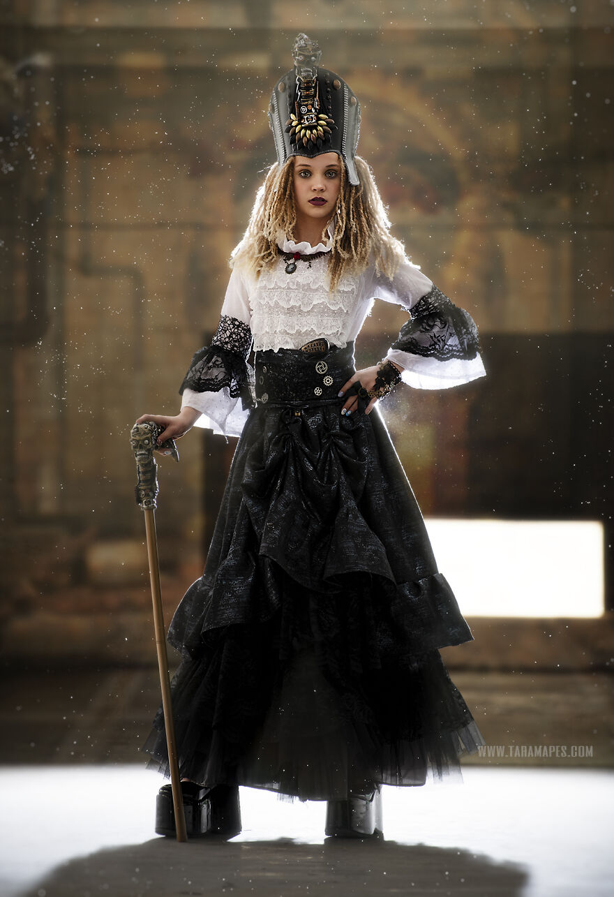 I Found An Old Warehouse In Cincinnati To Create Steampunk Pics (19 Pics)