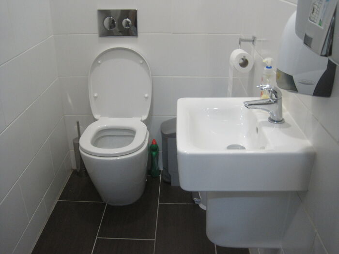 40 Of The Best Answers To “What Is One 'Unwritten Rule' You Think Everyone Should Know And Follow?”