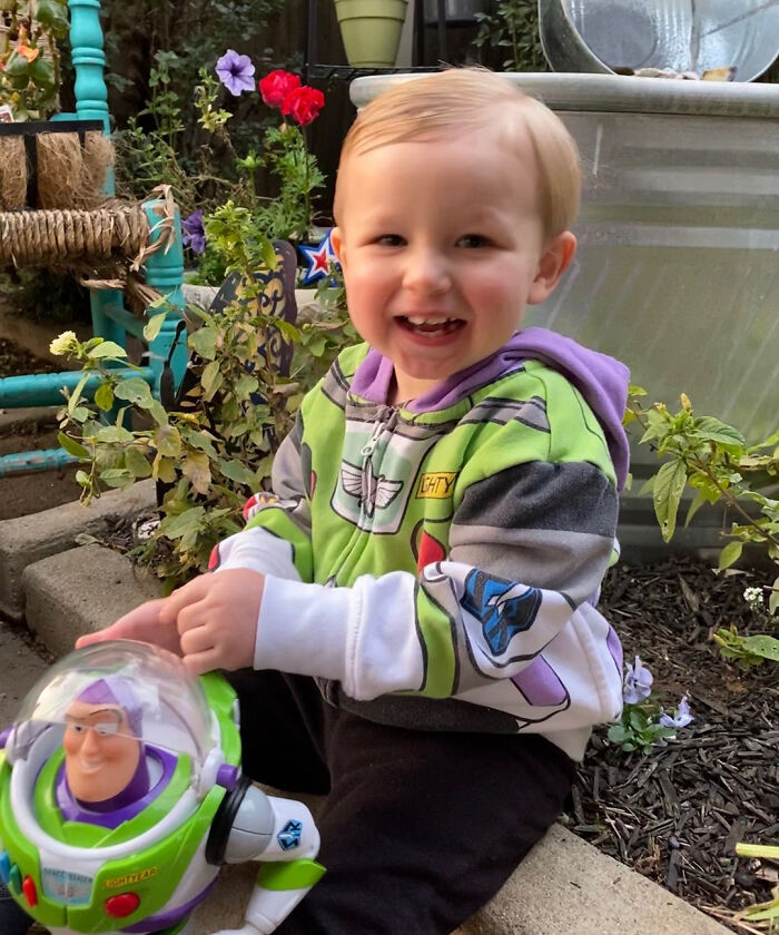 Airline Returns Lost Buzz Lightyear To Its 2-Year-Old Owner With Heartwarming Proof Of His Travels Airline Returns Lost Buzz Lightyear To Its 2-Year-Old Owner With Heartwarming Proof Of His Travels