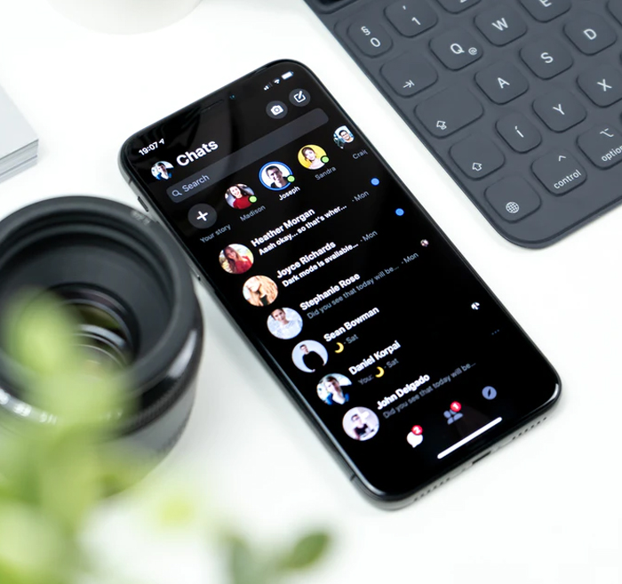 35 People Respond To "What Is A Tell-Tale Sign That A Man Is Insecure About His Masculinity Or Himself In General?"