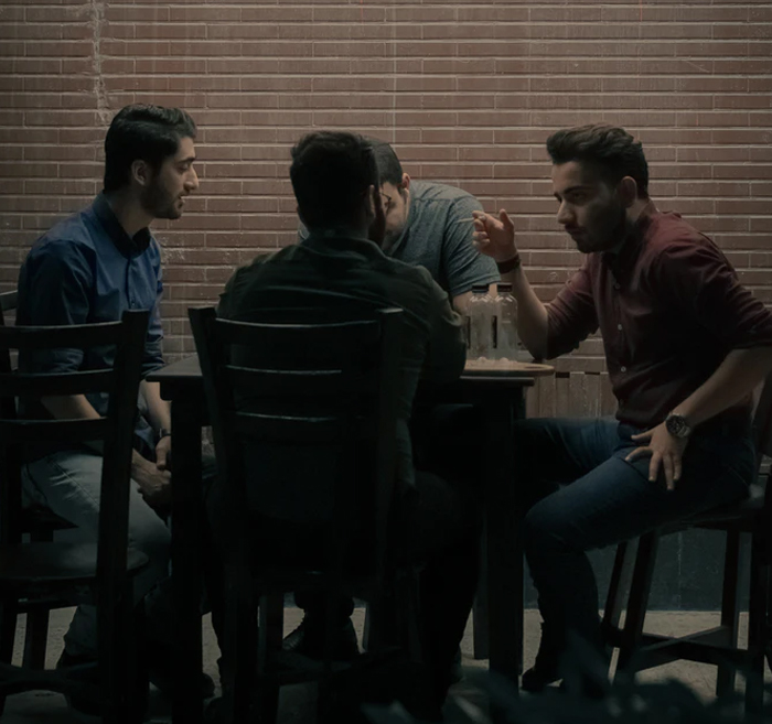 35 People Respond To "What Is A Tell-Tale Sign That A Man Is Insecure About His Masculinity Or Himself In General?"