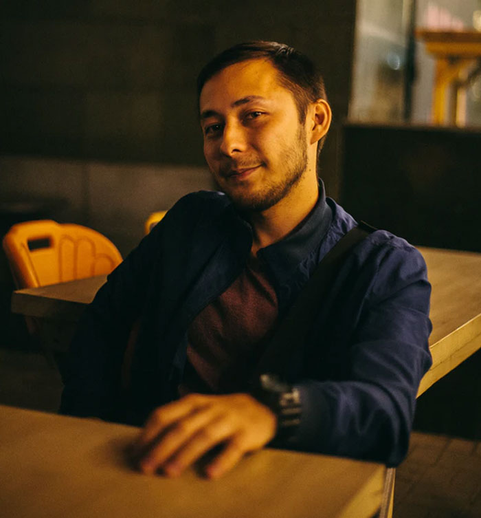 35 People Respond To "What Is A Tell-Tale Sign That A Man Is Insecure About His Masculinity Or Himself In General?"