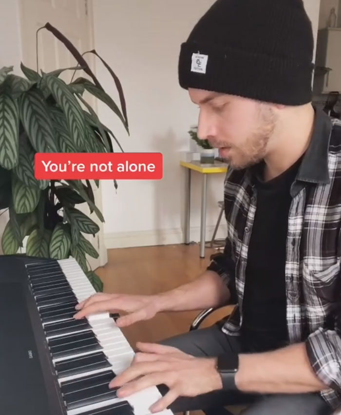Man Goes Viral With 1.7M Views After Filming Himself Playing Piano Duets With A Mystery Neighbor On The Other Side Of The Wall Man Goes Viral With 1.7M Views After Filming Himself Playing Piano Duets With A Mystery Neighbor On The Other Side Of The Wall