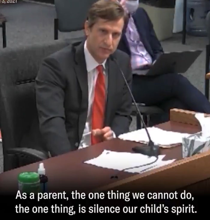 'I Had A Kid That Did Not Smile': Christian Dad Explains How He Learned To Accept His Trans Daughter In A Heartwrenching Speech 'I Had A Kid That Did Not Smile': Christian Dad Explains How He Learned To Accept His Trans Daughter In A Heartwrenching Speech