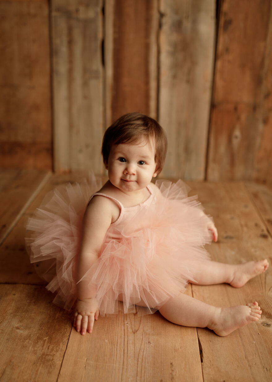 I Gave This Toddler A Photoshoot (11 Pics)