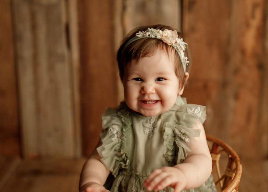 I Gave This Toddler A Photoshoot (11 Pics)