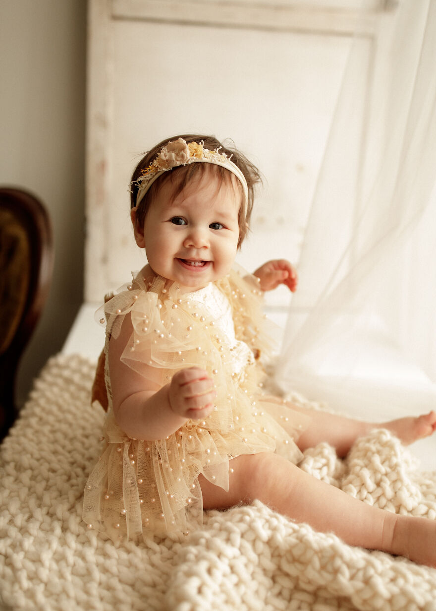 I Gave This Toddler A Photoshoot (11 Pics)