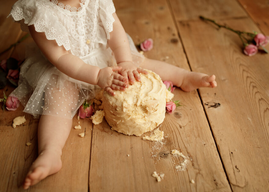 I Gave This Toddler A Photoshoot (11 Pics)