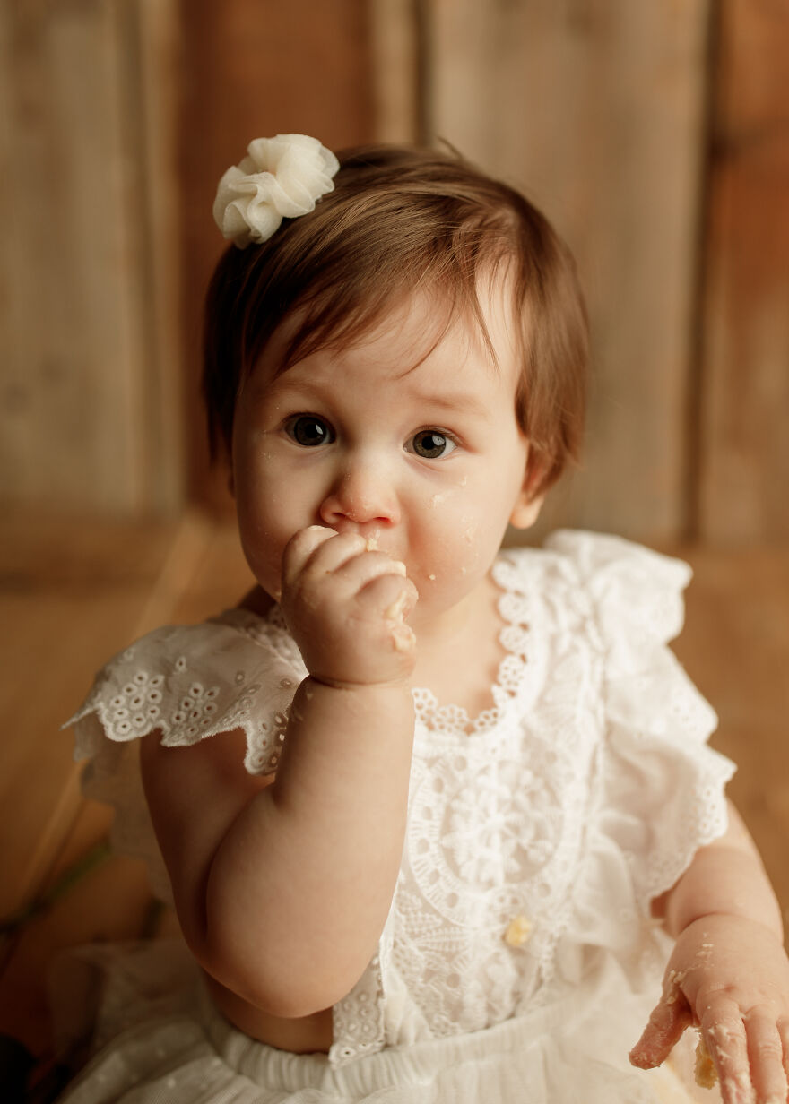 I Gave This Toddler A Photoshoot (11 Pics)