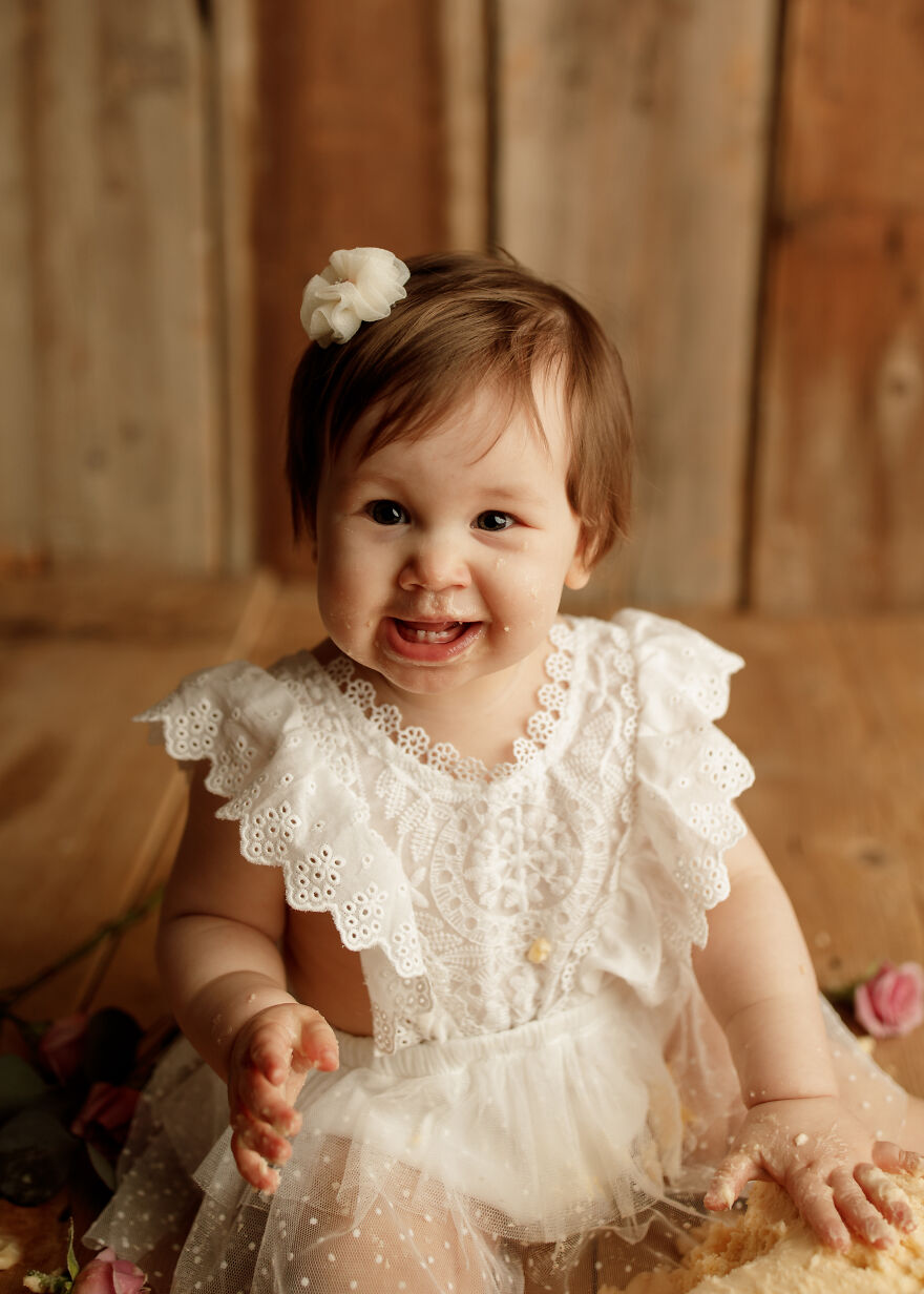 I Gave This Toddler A Photoshoot (11 Pics)