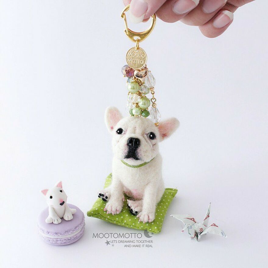 You May Have Many Best Friends In This World, But Your Dog Has Only One In The World 🌍 💕😊
#reallookseriesmootomotto #needlefelted #frenchbulldog #handmade #airdryclay #ニードルフェルト