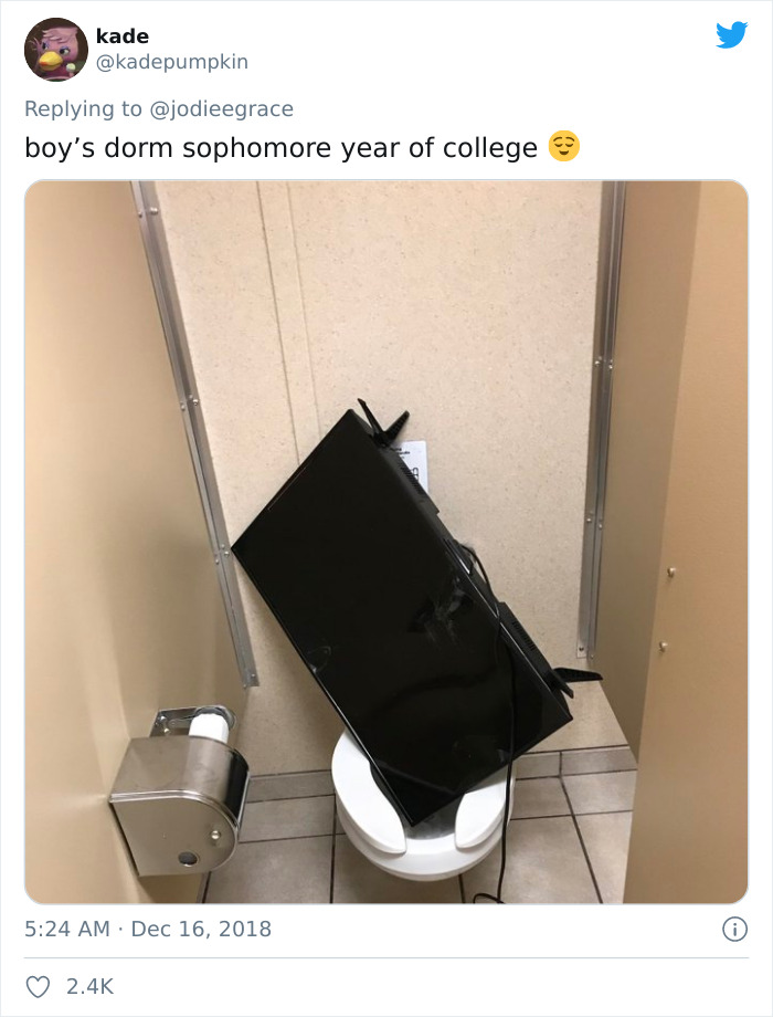 Weirdest-Thing-Boyfriend-Bathroom-Toilet-Twitter