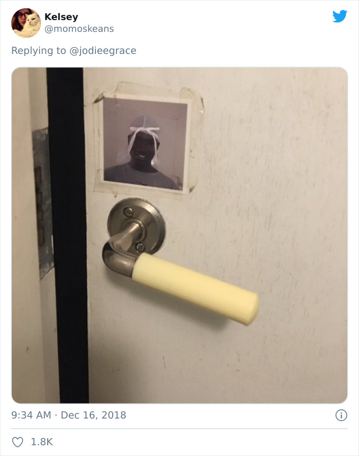 Weirdest-Thing-Boyfriend-Bathroom-Toilet-Twitter