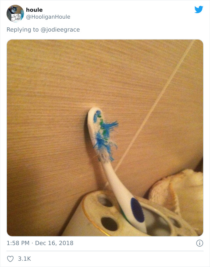 Weirdest-Thing-Boyfriend-Bathroom-Toilet-Twitter