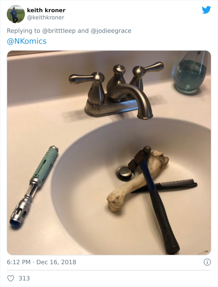 Weirdest-Thing-Boyfriend-Bathroom-Toilet-Twitter