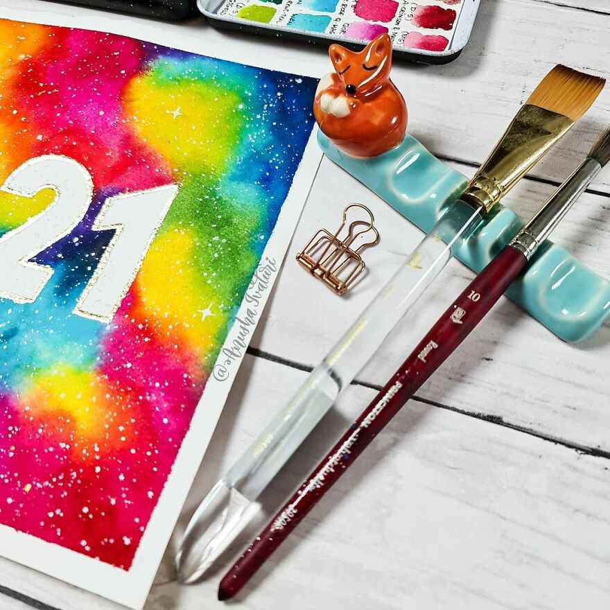 Brush Holder With Sleepy Fox