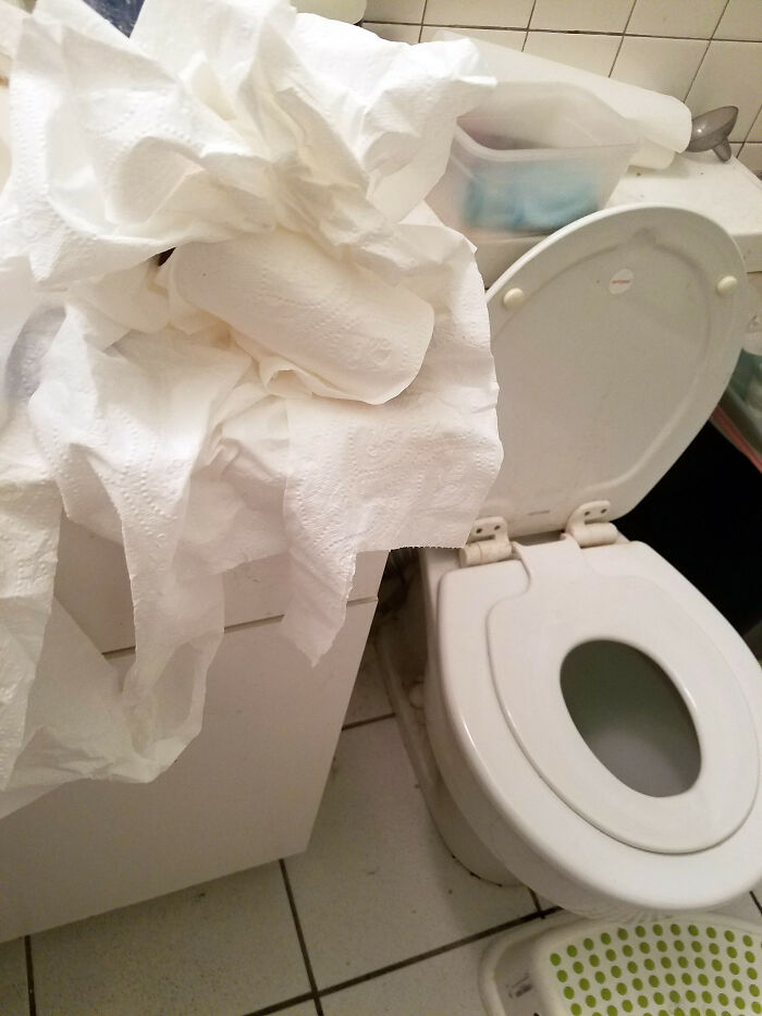 30 Chefs Reveal Restaurant "Red Flags" That Indicate You Should Eat Somewhere Else