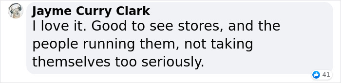 This Town Has A Sign War Going On Between Many Businesses And It's Entertaining The Locals (20 Pics) This Town Has A Sign War Going On Between Many Businesses And It's Entertaining The Locals (20 Pics)