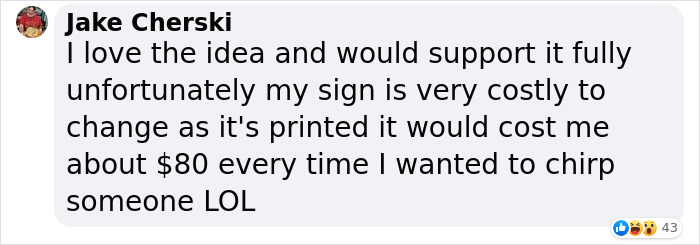 This Town Has A Sign War Going On Between Many Businesses And It's Entertaining The Locals (20 Pics) This Town Has A Sign War Going On Between Many Businesses And It's Entertaining The Locals (20 Pics)