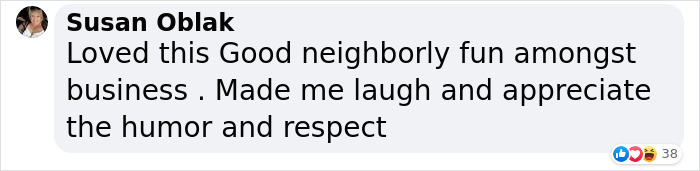 This Town Has A Sign War Going On Between Many Businesses And It's Entertaining The Locals (20 Pics)