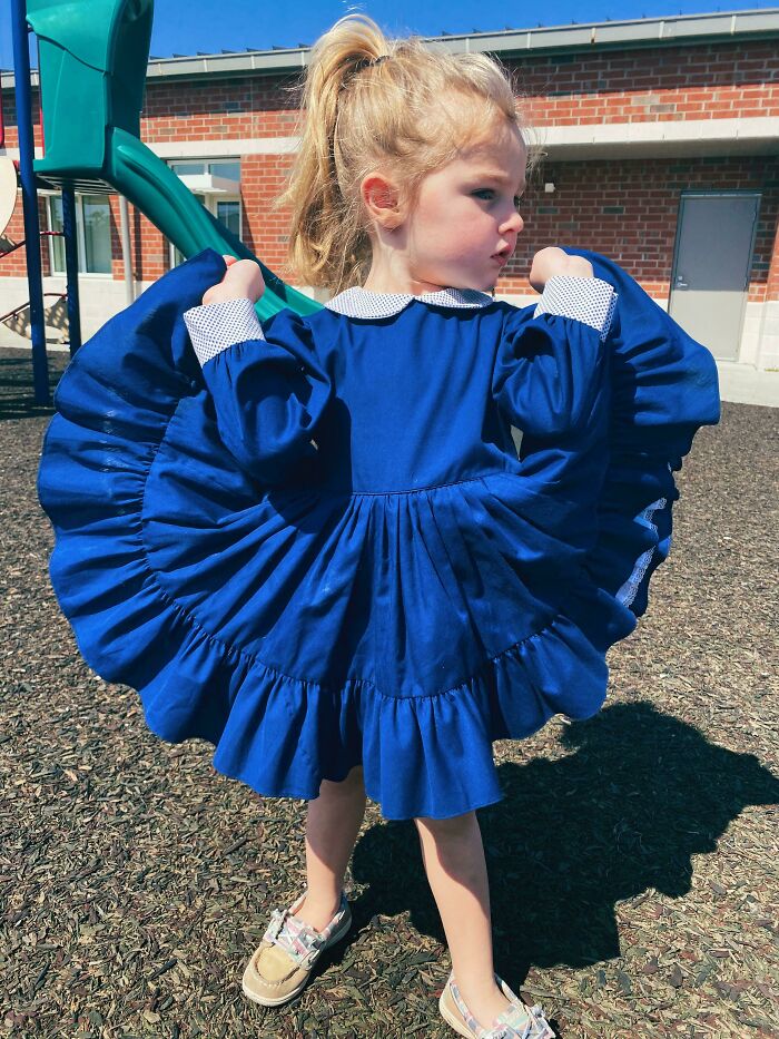 The Best $3 I’ve Spent In A While, And A Rare Find For My 4yo. Full Circle Skirt, Perfect Cuffs & Collar, Complete With Heart Buttons