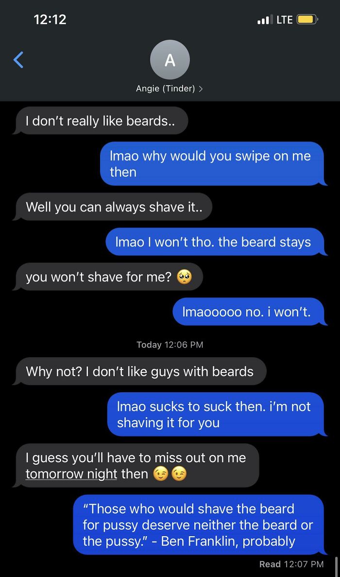 Tinder chat screenshot of people talking about beard 
