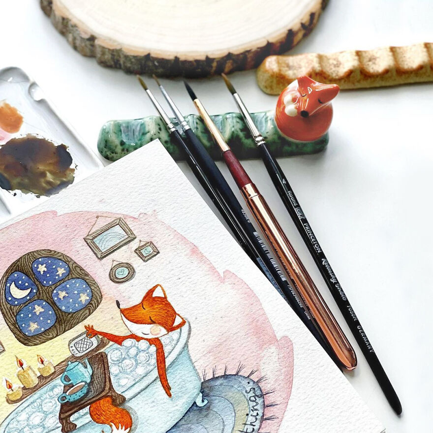 Brush Holder With Sleepy Fox