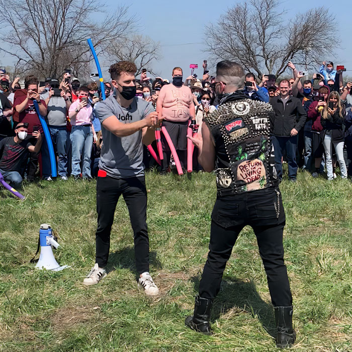 Dozens Of People Named Josh Join Friendly Battle For Naming Rights, Tumblr User Recaps It Dozens Of People Named Josh Join Friendly Battle For Naming Rights, Tumblr User Recaps It