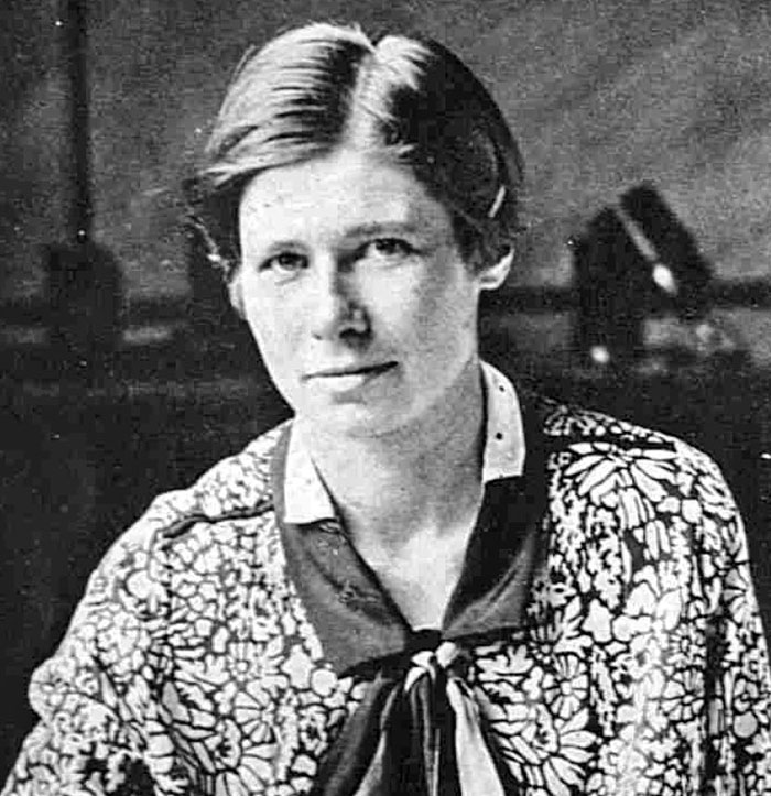 Someone Asks Men In This Online Group To Share Women They Consider Heroes, 30 Guys Deliver