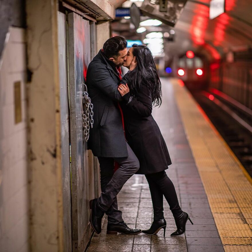 A Photographer Takes Pictures Of Random People On The Subway And The Result Is Incredible