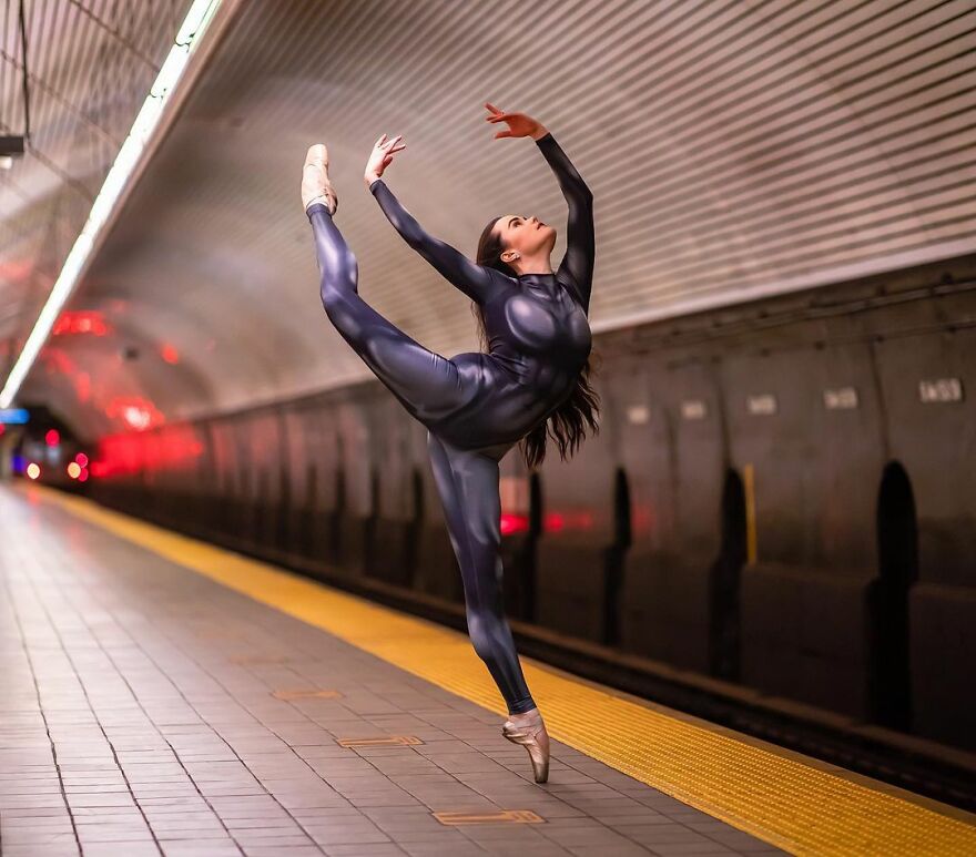 A Photographer Takes Pictures Of Random People On The Subway And The Result Is Incredible