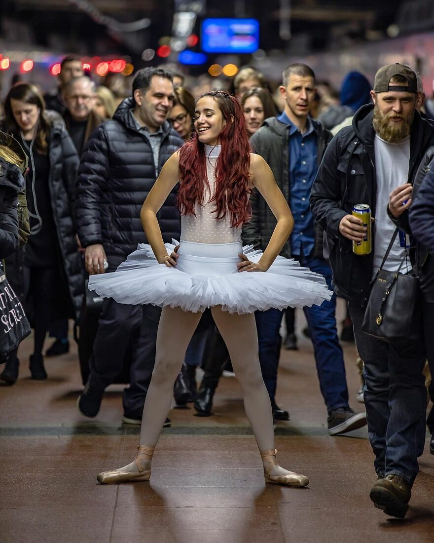 A Photographer Takes Pictures Of Random People On The Subway And The Result Is Incredible