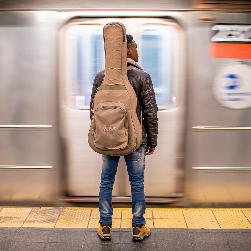 A Photographer Takes Pictures Of Random People On The Subway And The Result Is Incredible