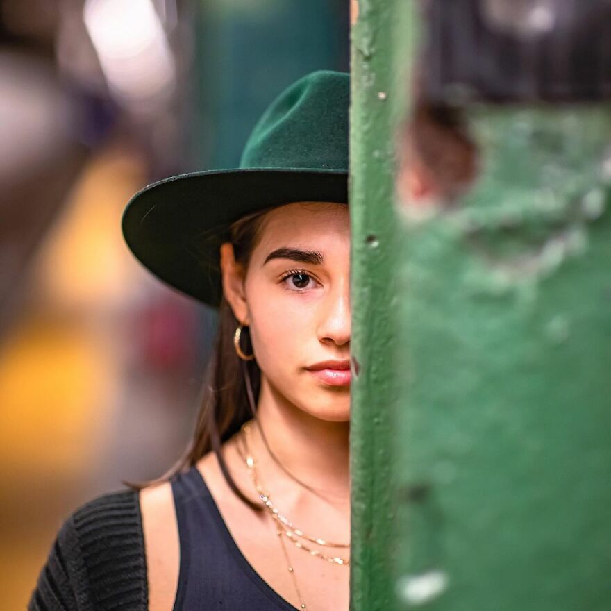 A Photographer Takes Pictures Of Random People On The Subway And The Result Is Incredible