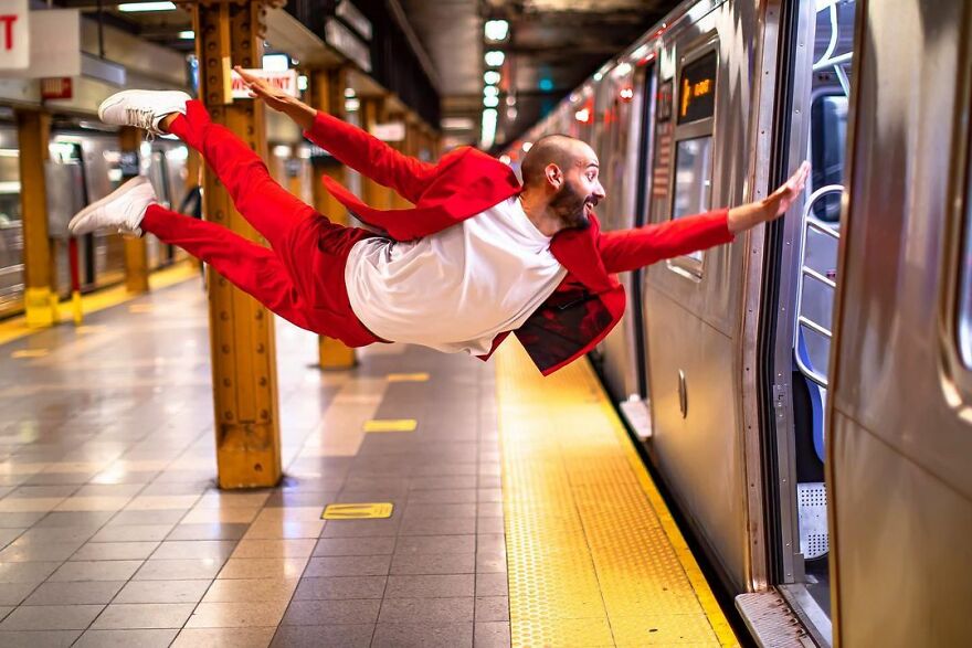 A Photographer Takes Pictures Of Random People On The Subway And The Result Is Incredible