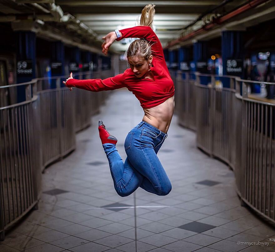 A Photographer Takes Pictures Of Random People On The Subway And The Result Is Incredible