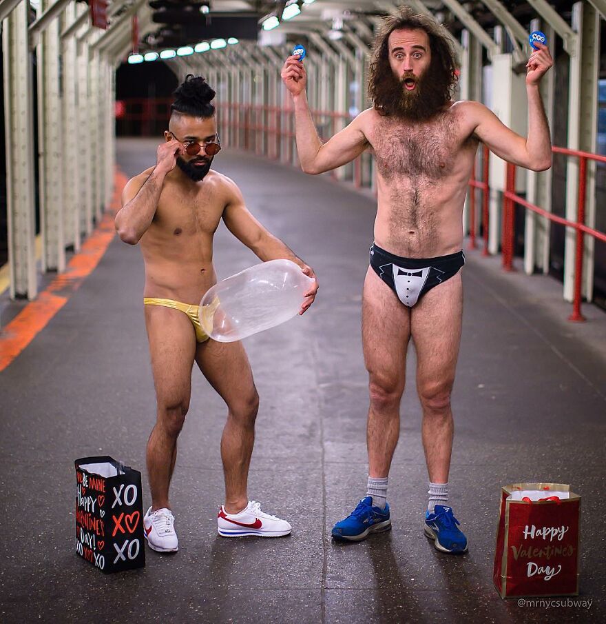 A Photographer Takes Pictures Of Random People On The Subway And The Result Is Incredible