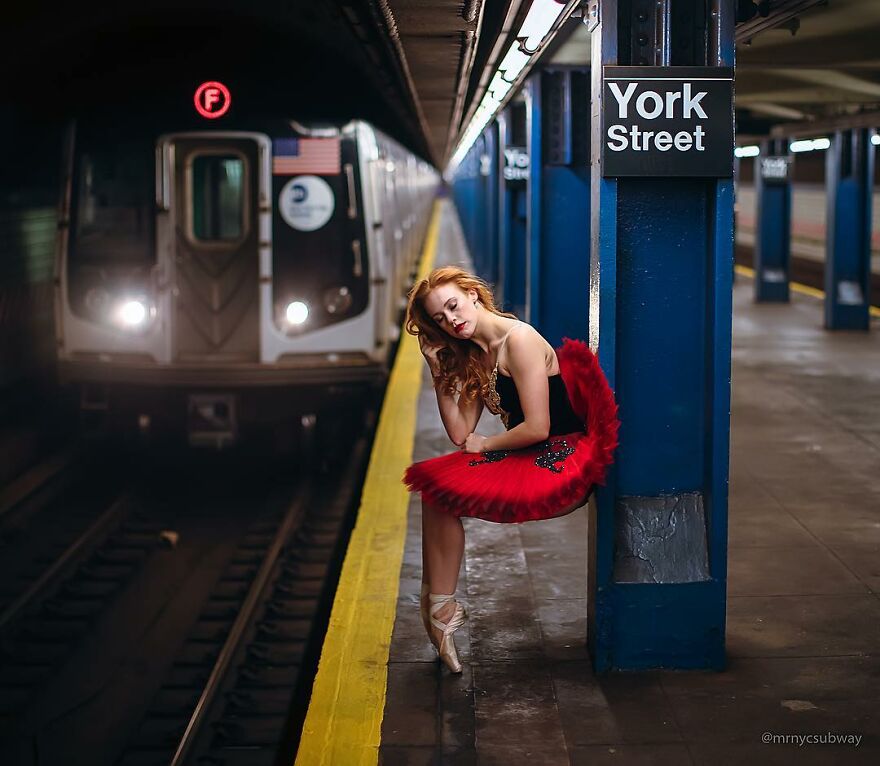 A Photographer Takes Pictures Of Random People On The Subway And The Result Is Incredible