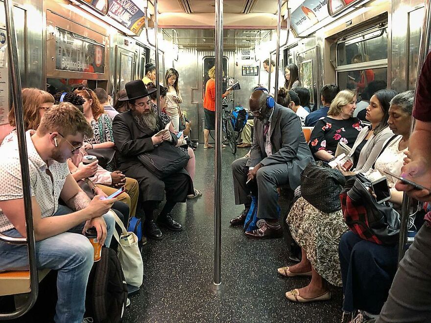 A Photographer Takes Pictures Of Random People On The Subway And The Result Is Incredible
