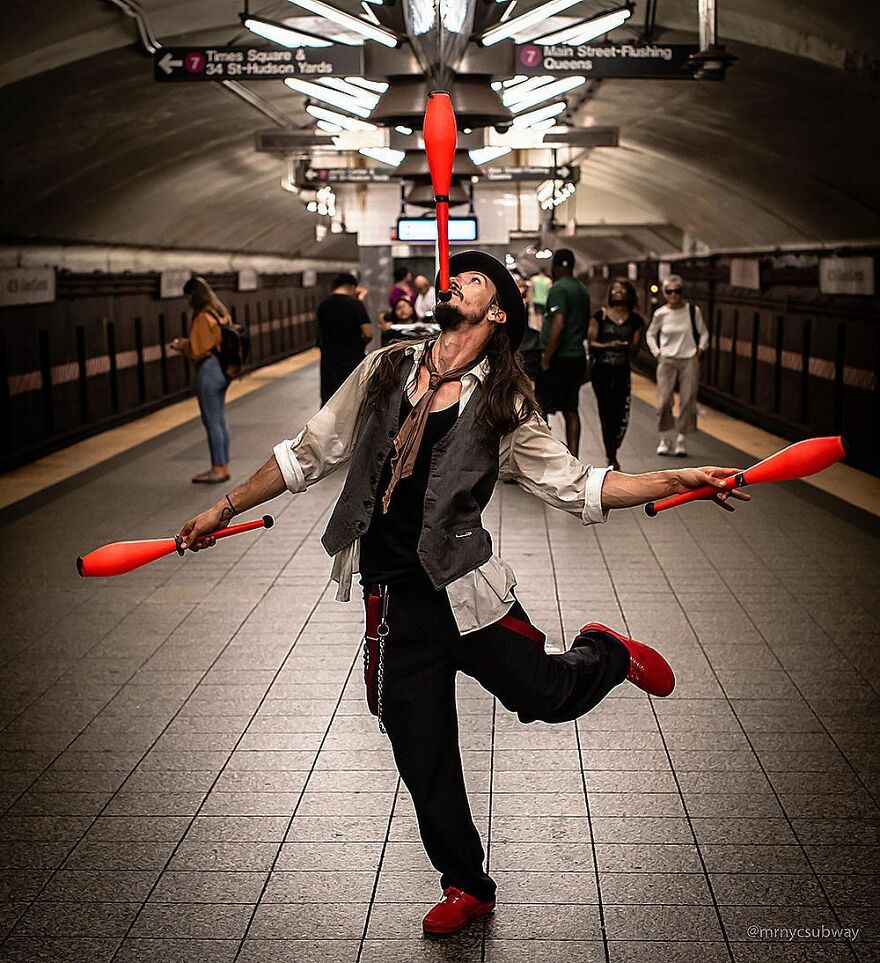 A Photographer Takes Pictures Of Random People On The Subway And The Result Is Incredible
