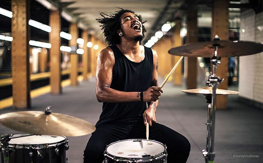 A Photographer Takes Pictures Of Random People On The Subway And The Result Is Incredible