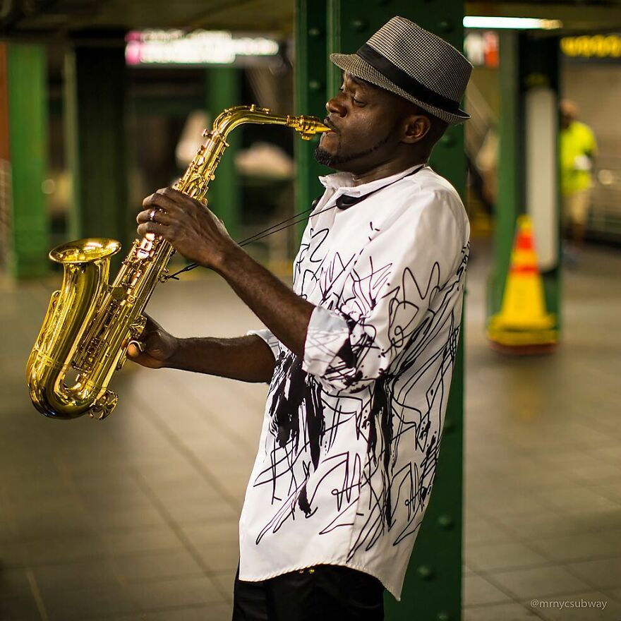 A Photographer Takes Pictures Of Random People On The Subway And The Result Is Incredible