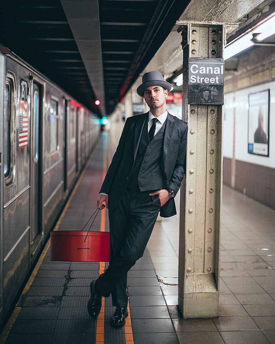 A Photographer Takes Pictures Of Random People On The Subway And The Result Is Incredible